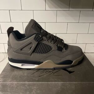 Men’s Jordan Retro 4 Cave Stone Size 11.